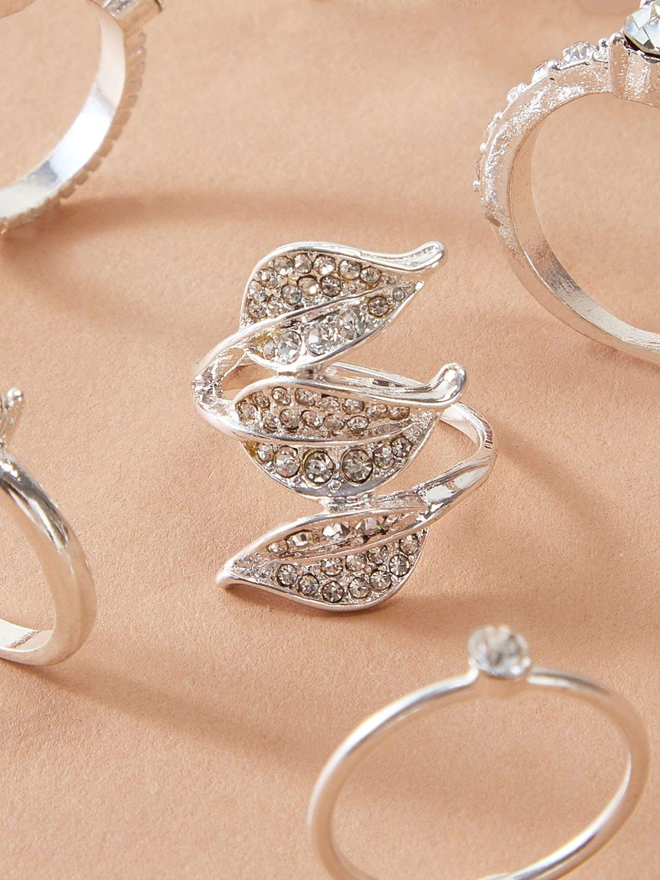 7pcs Rhinestone Engraved Leaf Shaped Ring - shopnsave.pk