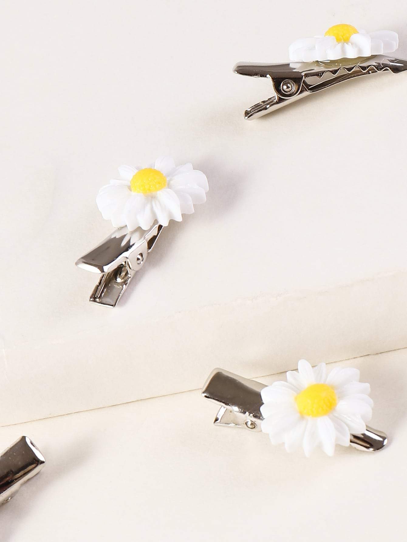 6 pieces Daisy Decor Hair Clip - shopnsave.pk